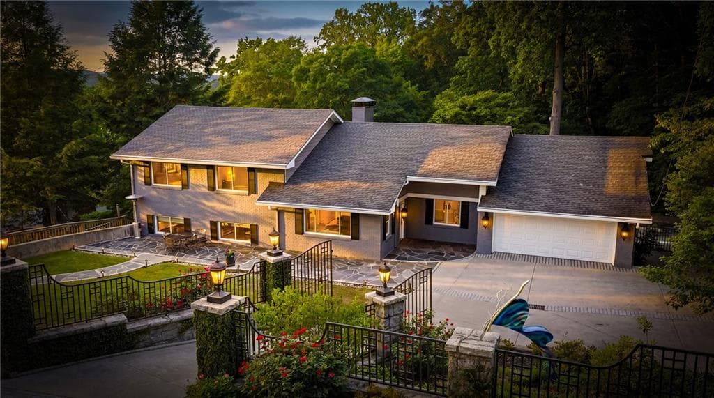 50% OFF SATURDAY-Come Find Your PERFECT PIECE at this STUNNING Home in Atlanta FILLED w/ Amazing Furniture and Finds!